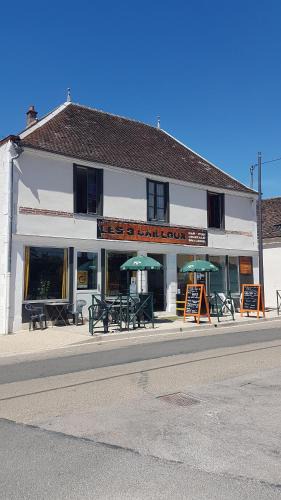 Gurgy Apartment | Les 3 Cailloux Bar Restaurant