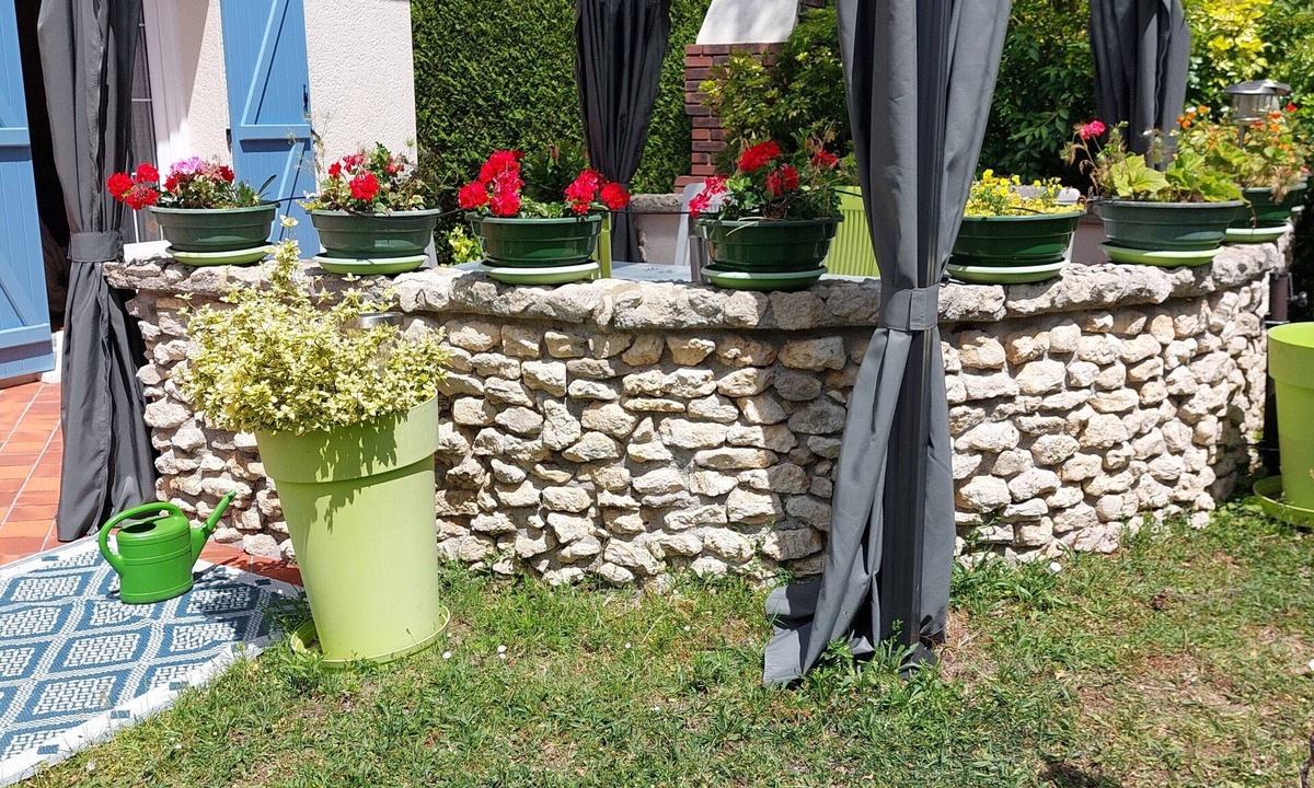 Levelay Bed & Breakfast | Les Acacias