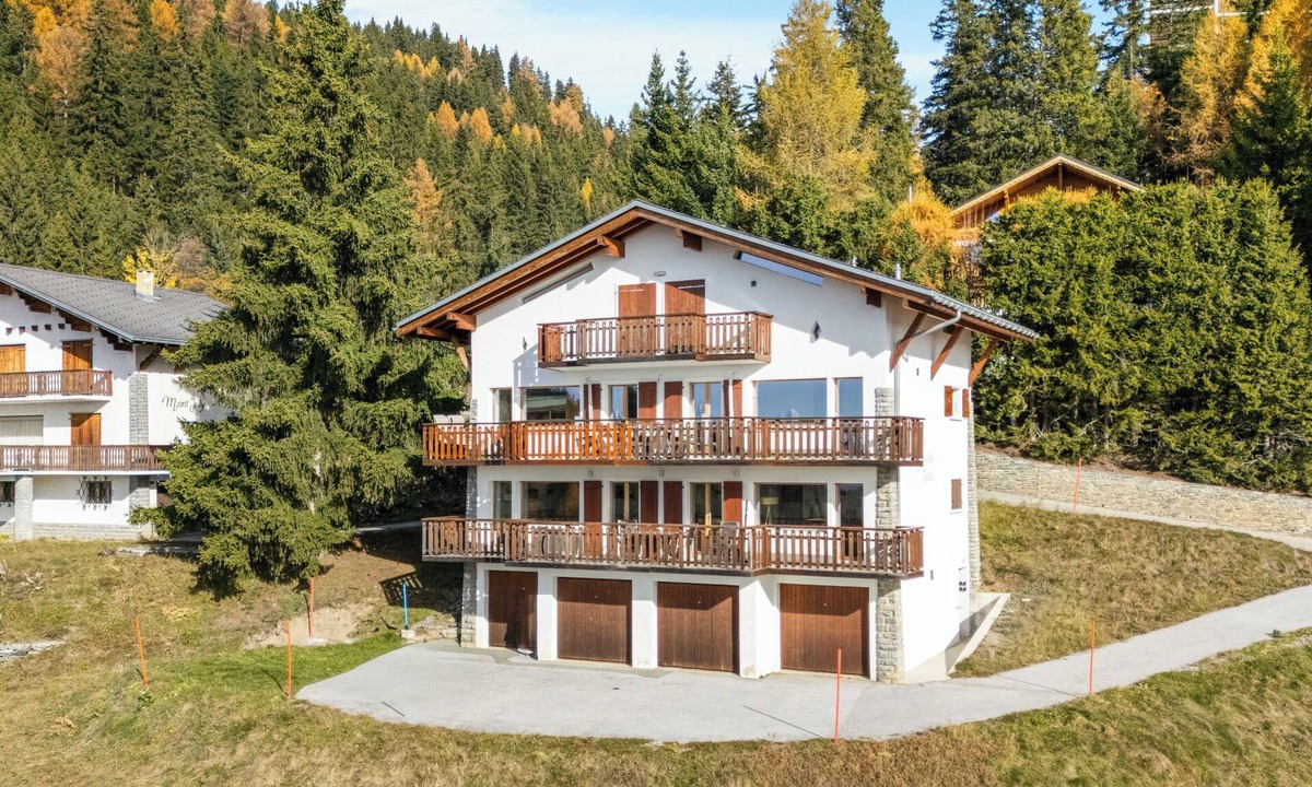 Randogne Apartment | Les Aiguilles Vertes Rez inférieur by Interhome