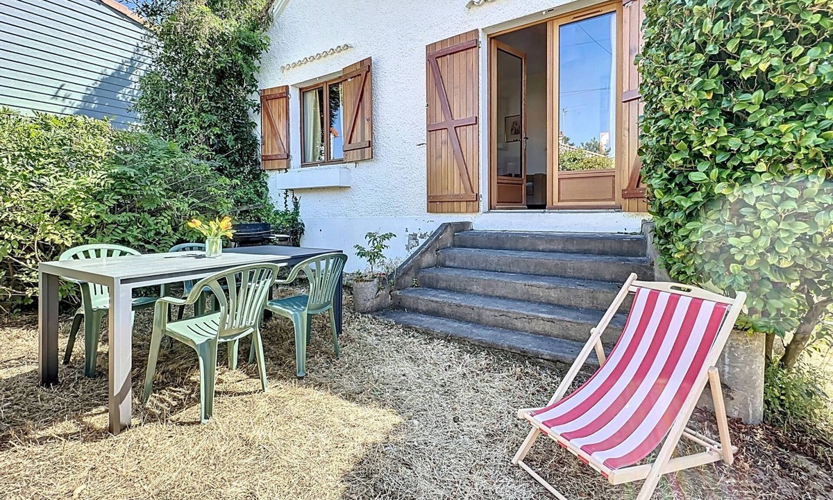 Tharon-Plage House | Les Ajoncs by Interhome