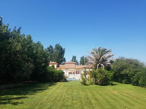 Coursan House | les alicantes