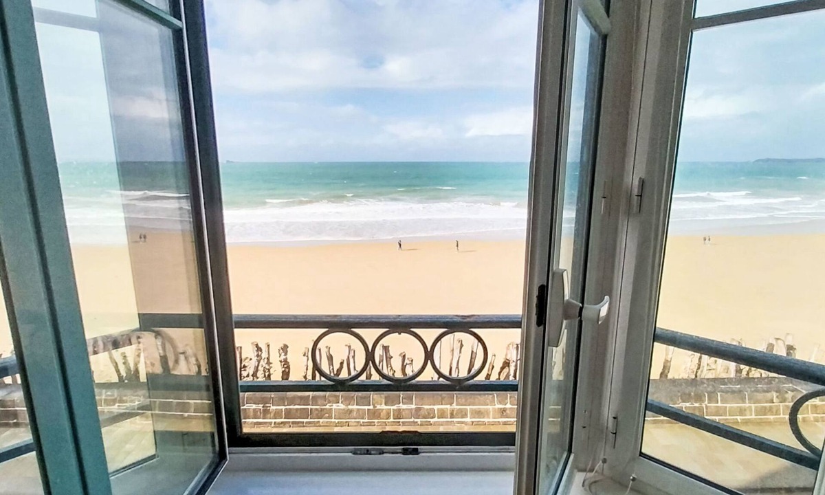 Courtoisville-Sillon-Moka Apartment | Les Armateurs by Interhome