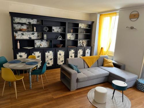 Saint-Amand-Montrond Apartment | Les AVATARS