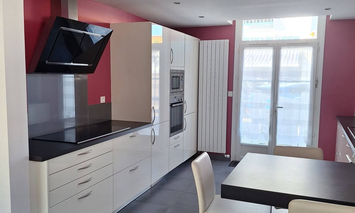 Saint-Gilles-Croix-de-Vie Villa | "LES BLEUETS" VILLA FOR 6 PEOPLE 3 BEDROOMS NEAR BOISVINET BEACH