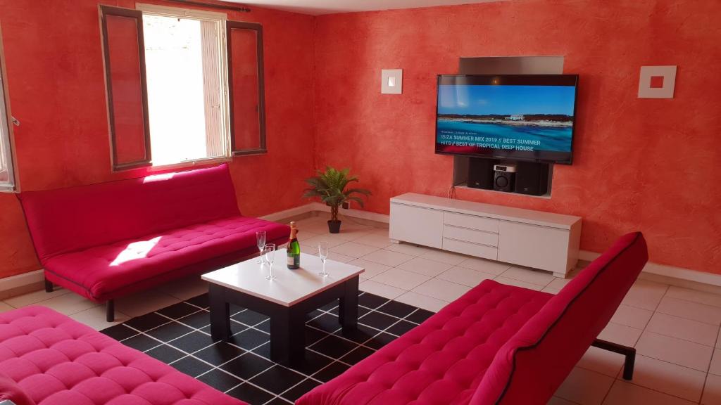 Castelnau-de-Guers House | Les Barons de Guers