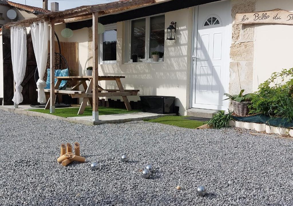 Saint-Hilaire-la-Palud House | LES BELLES DU PRINTEMPS