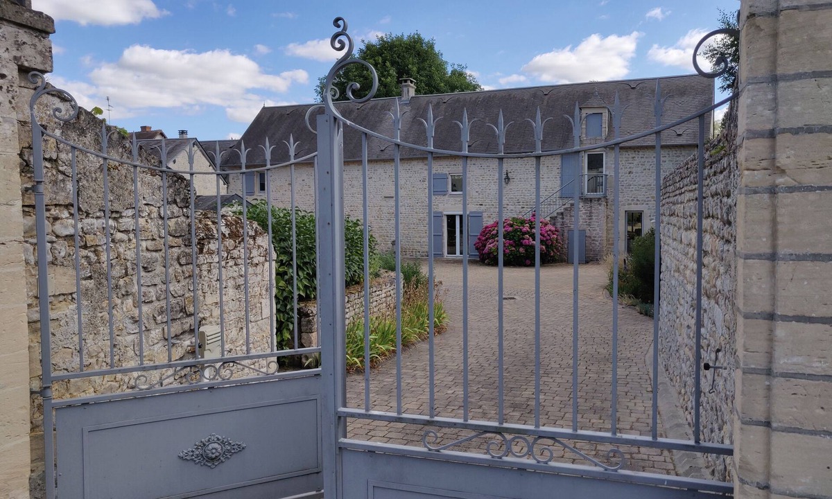 Carcagny Apartment | Les Belles Pierres