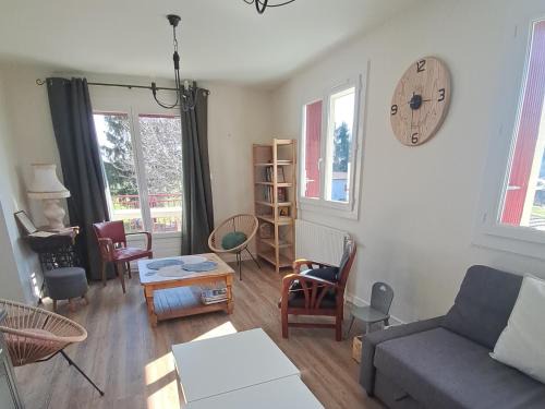 Monistrol-sur-Loire House | Les Berlingots Gîte for 10-12 personnes