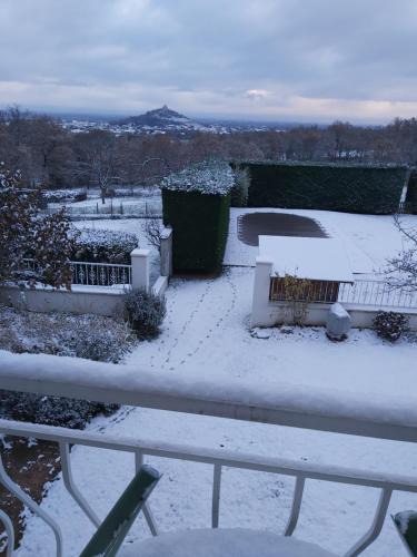 Saint-Georges-Haute-Ville Bed & Breakfast | Les Bessonnes