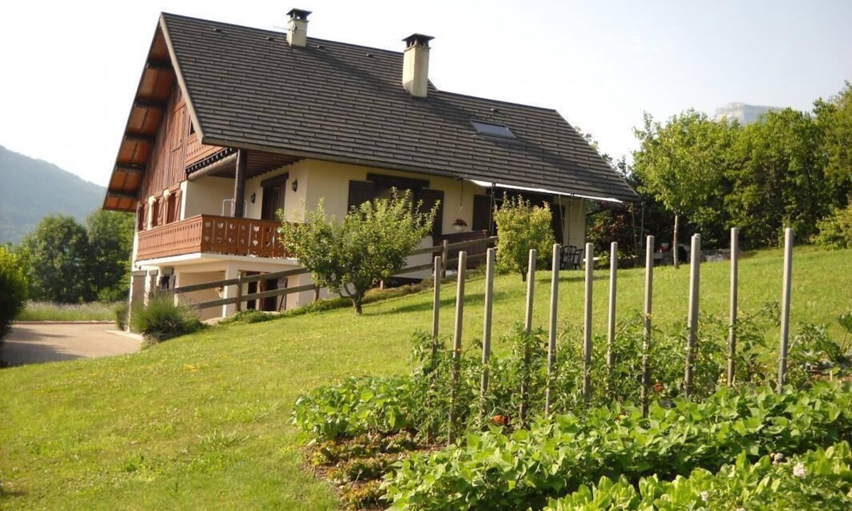 Thoiry House | LES BIDOU - THOIRY - Gîte