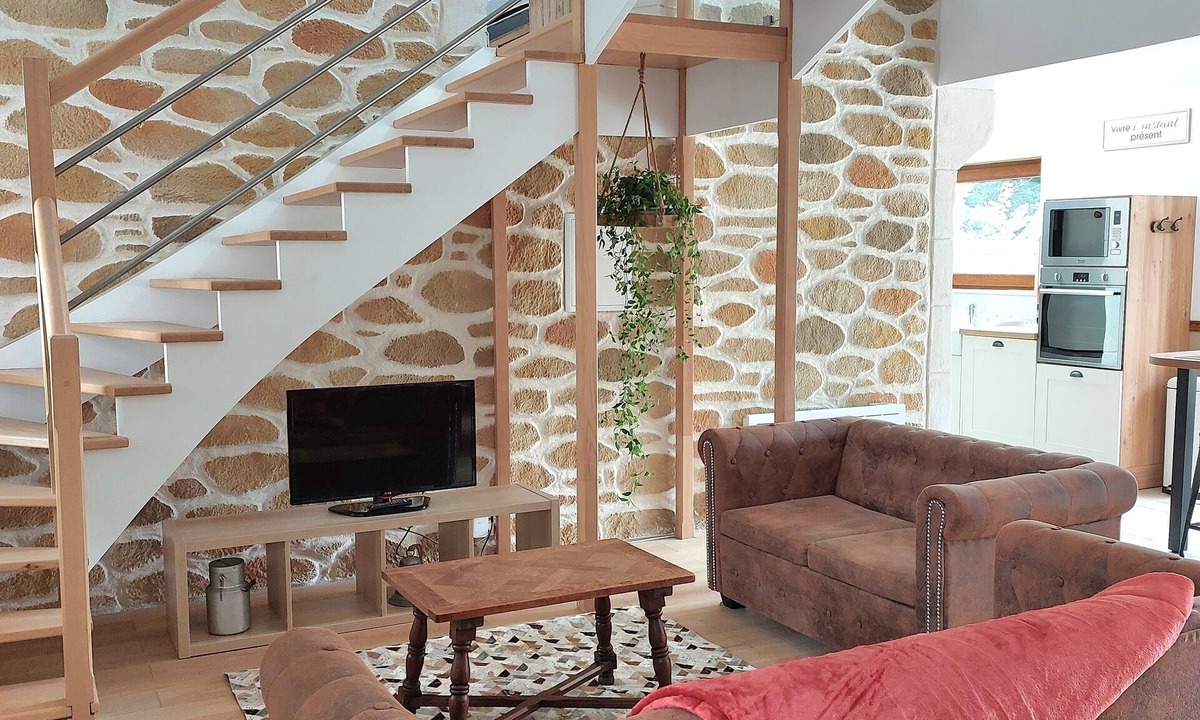 Lacres House | Les Boutons d'Or - Charming gîte, 2 bedrooms, sleeps 7 with large terrace