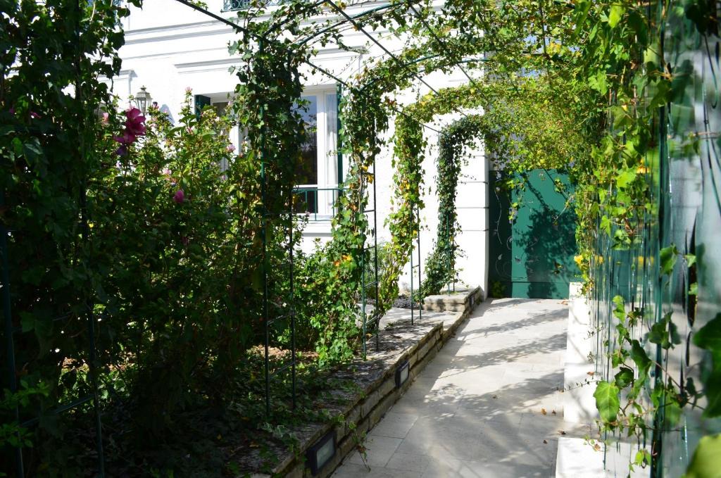 Vulaines-sur-Seine Apartment | les Bulles d'Iris