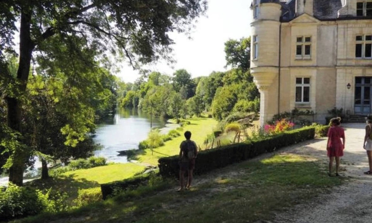 Echire House | Les Cèdres Bleus