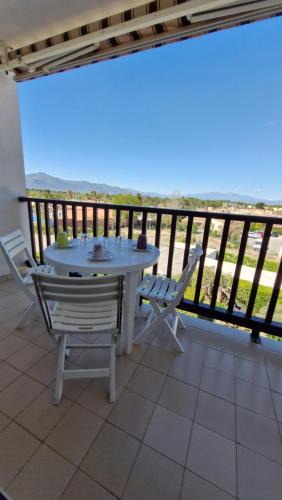 Saint-Cyprien Plage Apartment | LES CAPITELLES 276 - Studio cabine - Piscine - Clim - plage à 50 m Ref Noga
