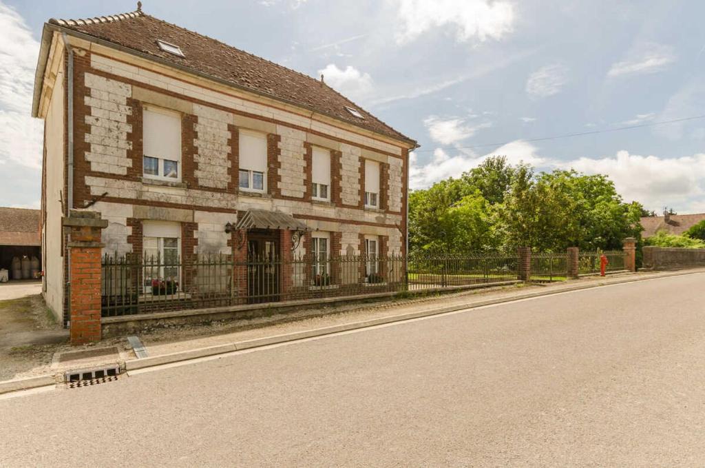 Chamoy House | Les cas rouge