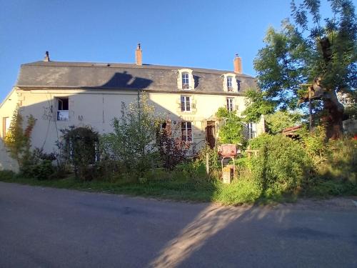 Saint-Andelain House | Les Cassiers