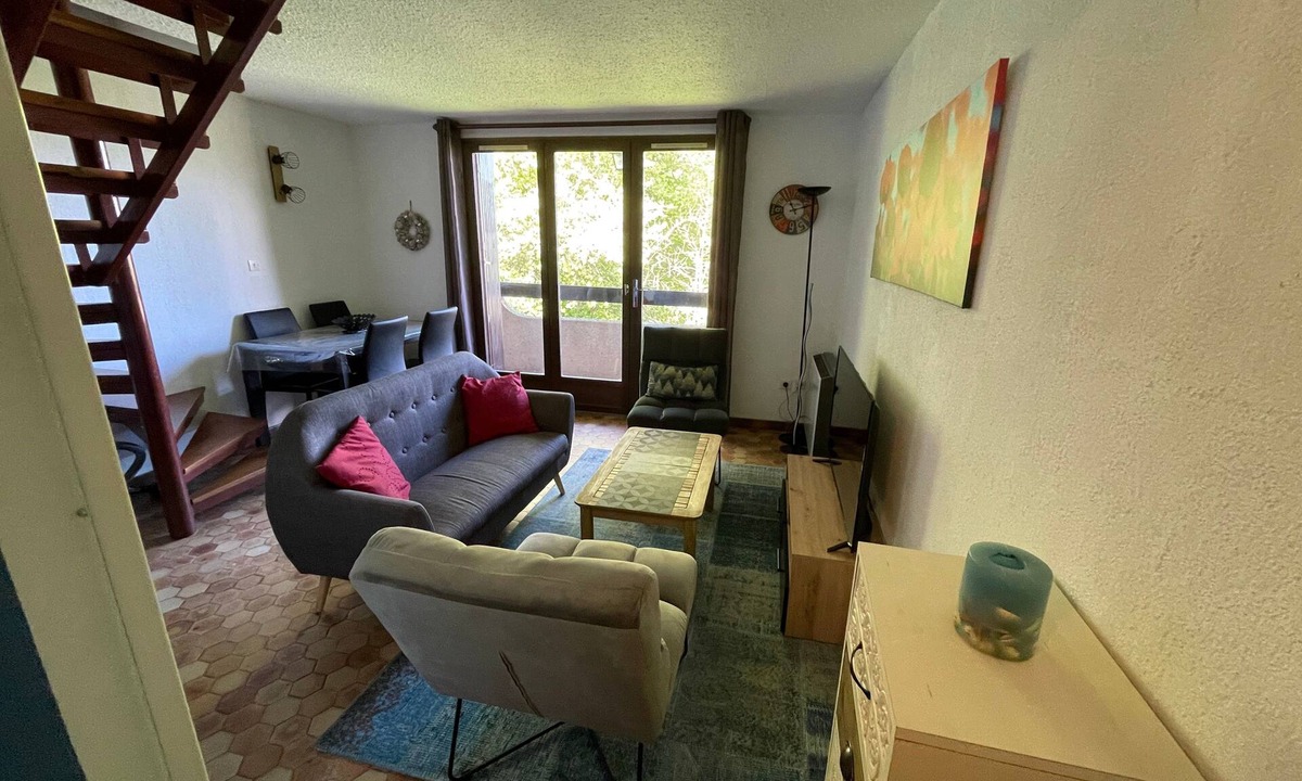 Saint-Leger-les-Melezes Apartment | Les Chardons - Apt duplex vue montagne