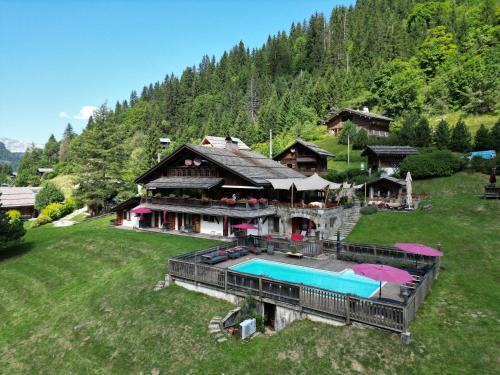 La Clusaz Hotel | Les Chalets de la Serraz