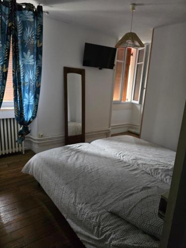 Bonnat Apartment | les chambres de Mémé