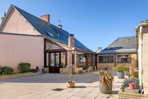 Laigne-en-Belin Bed & Breakfast | Les Chambres Du Circuit