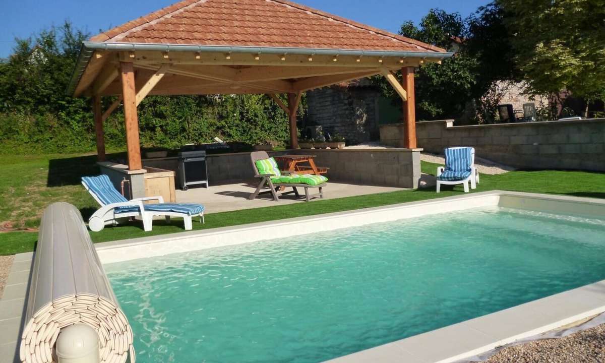 Lugny House | Les Charmes - Lugny - Gîte