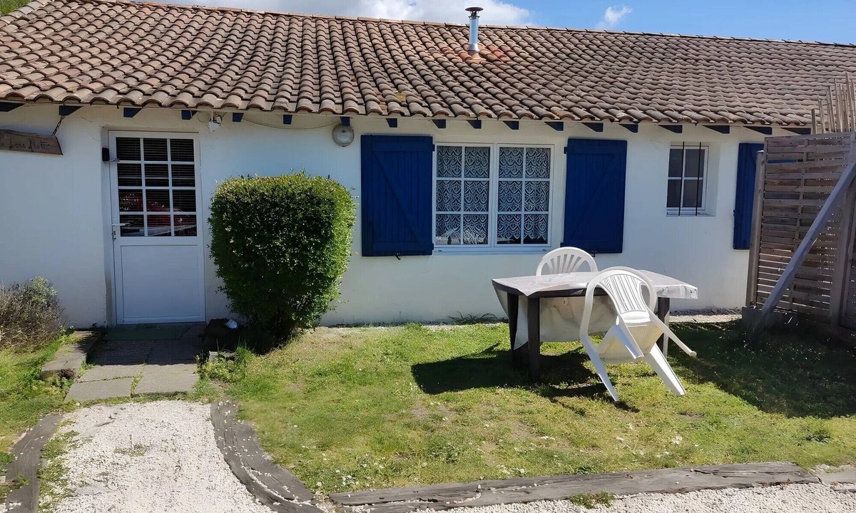 Gujan-Mestras Apartment | Les Cigales du Bassin in Gujan-Mestras: Private Fenced Garden, Pet-Friendly, Wi-Fi
