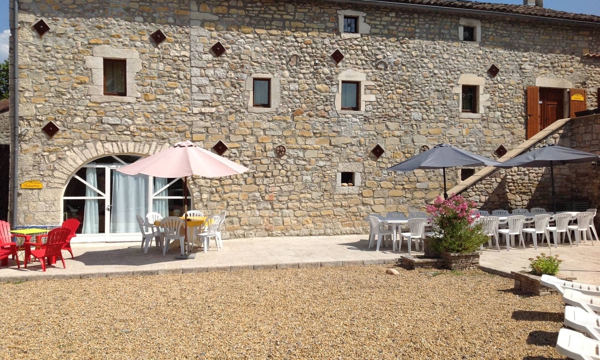Grospierres House | Les Cigales Grospierres, gite Eglantier near Vallon pont d'Arc shared pool