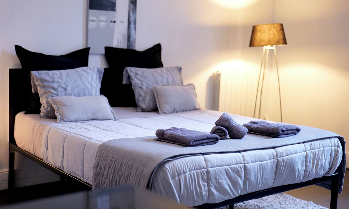 Bastide Saint-Louis Apartment | Les Cinq Lys