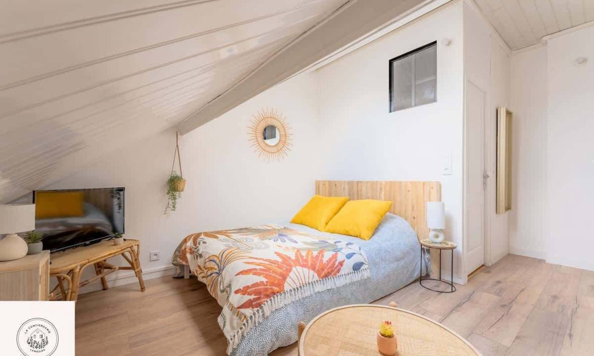 Lens Apartment | Les combles d'Eugene, proche Bollaert, 2pers