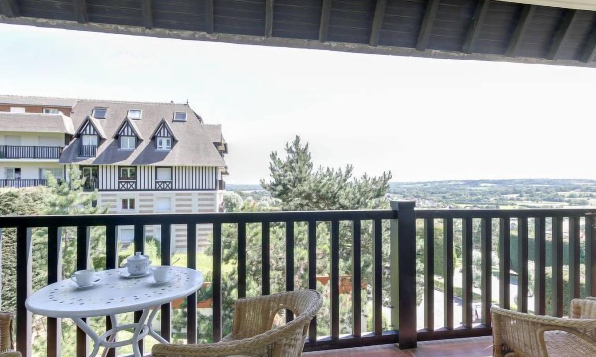 Blonville-sur-Mer Apartment | Les Corniches du Mont Canisy by Interhome