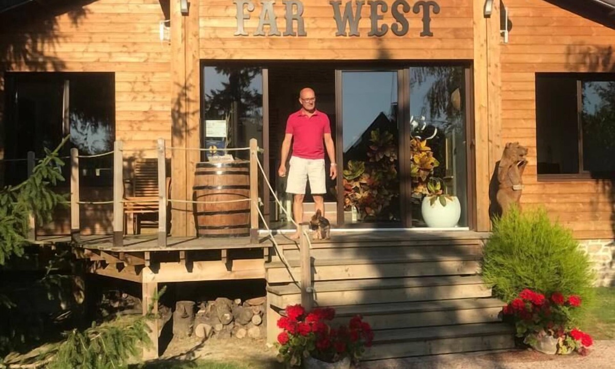 Saint-Ouen-en-Brie House | Les Crinieres en Brie