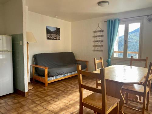 Roubion House | Les crocus