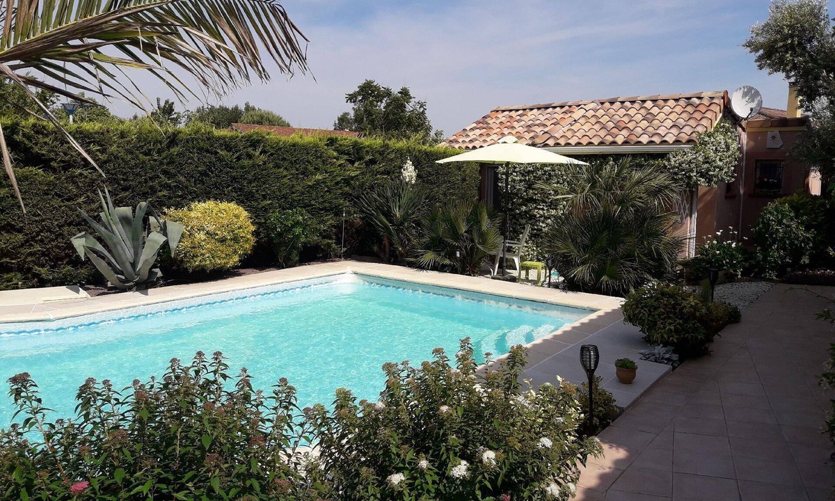 Colomiers House | Les Cyprès" house with community pool