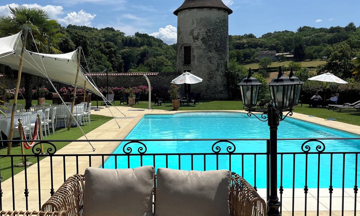 Vignieu Hotel | Les Dépendances de Chapeau Cornu