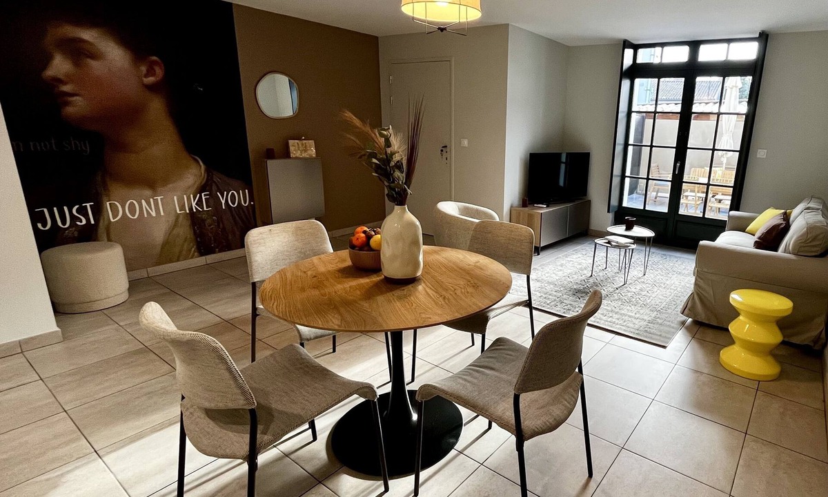 Carcassonne Apartment | Les demoiselles de la tour with terrace