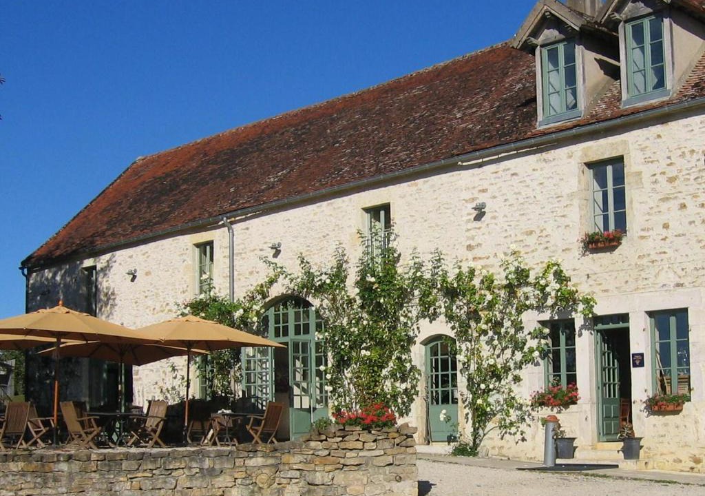Pierre-Perthuis Hotel | Les Deux Ponts