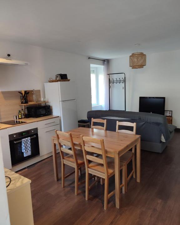 La Voulte-sur-Rhone Apartment | Les deux via