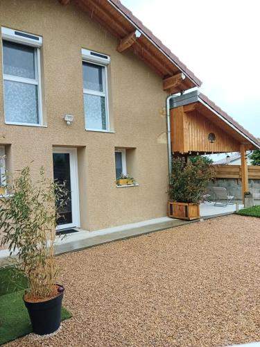 Matour House | Les Douglas