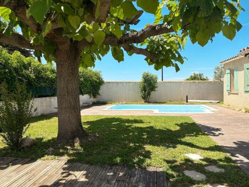 Vedene House | Les Elles du Moulin Avec Piscine