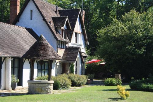 Lamorlaye Bed & Breakfast | Les Enclos Bed and Breakfast à 4 mn de Chantilly