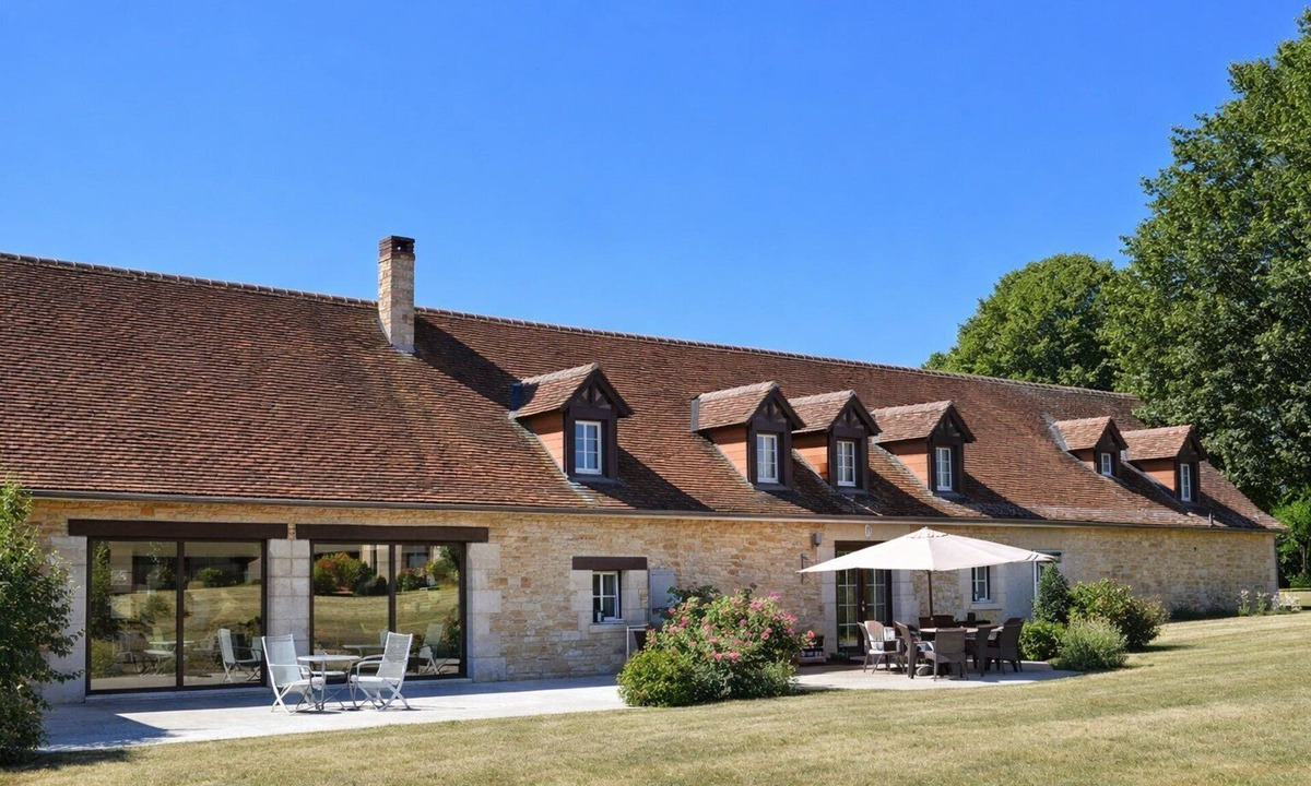 Chatillon-sur-Indre Villa | Les Essarts for 10+6 people in 2 houses