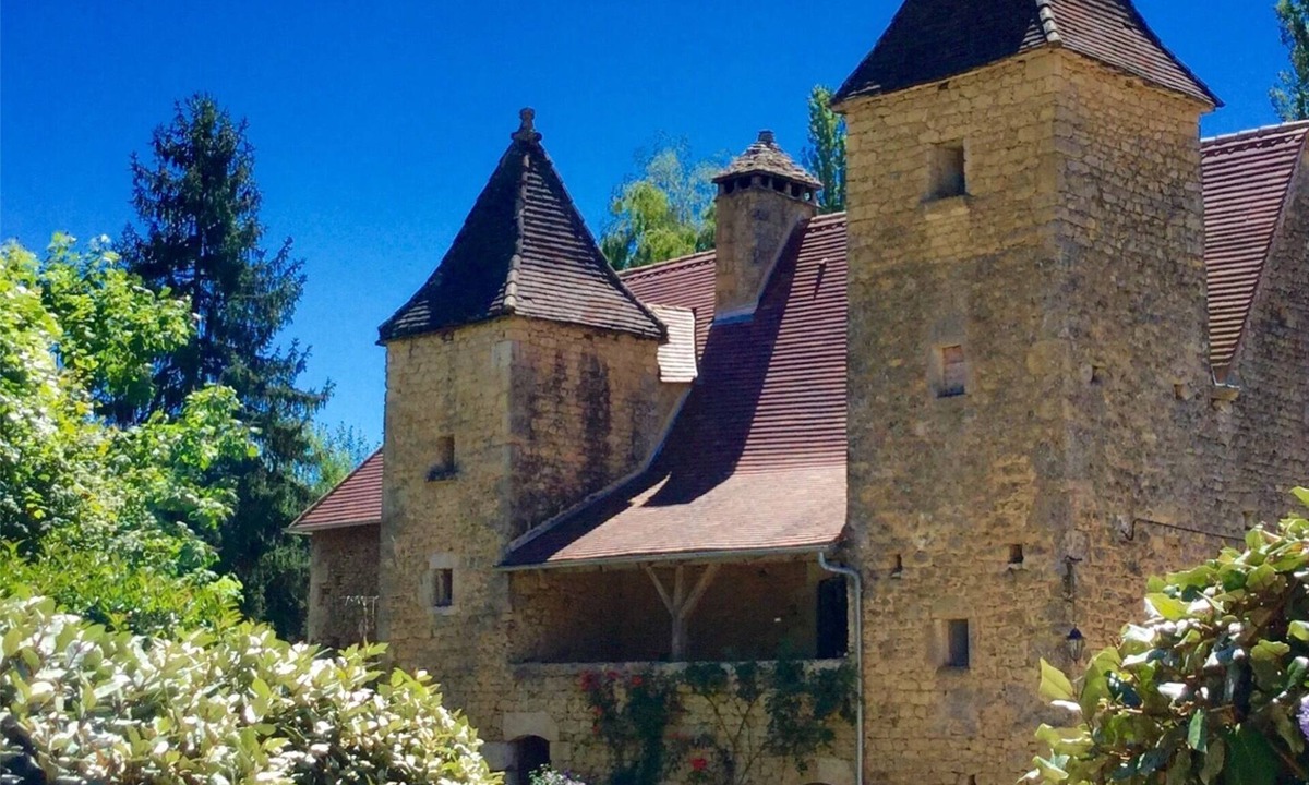 Villefranche-du-Perigord Cottage | Les Fleurs at Manoir Bourgale, central Dordogne, 50 acre park - peace!