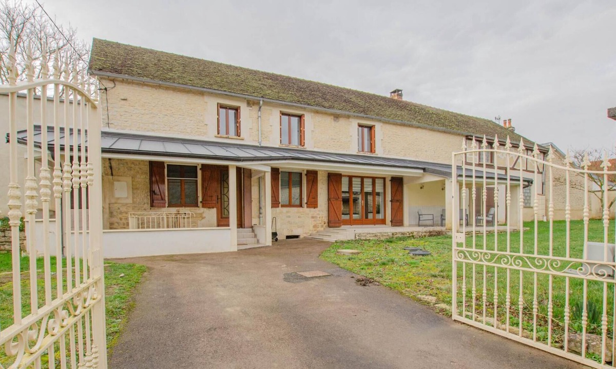 Arrelles House | Les Farinettes - Arrelles