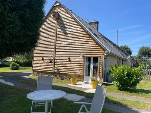 Saint-Georges-de-Livoye House | Les Forges
