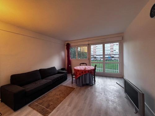 Avon Apartment | Les fougères