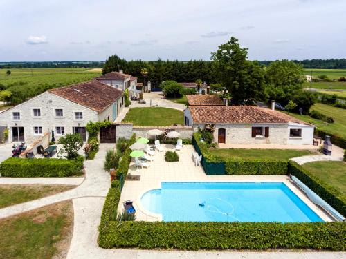 Brives-sur-Charente Bed & Breakfast | Les Gîtes de Brives