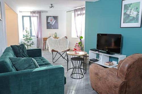 Carcassonne Apartment | Les Gîtes de Laure - L'Or Vert, Appartement avec Vue sur le Château, Parking Privé, Climatisation, à 160 m de la Cité Médiévale