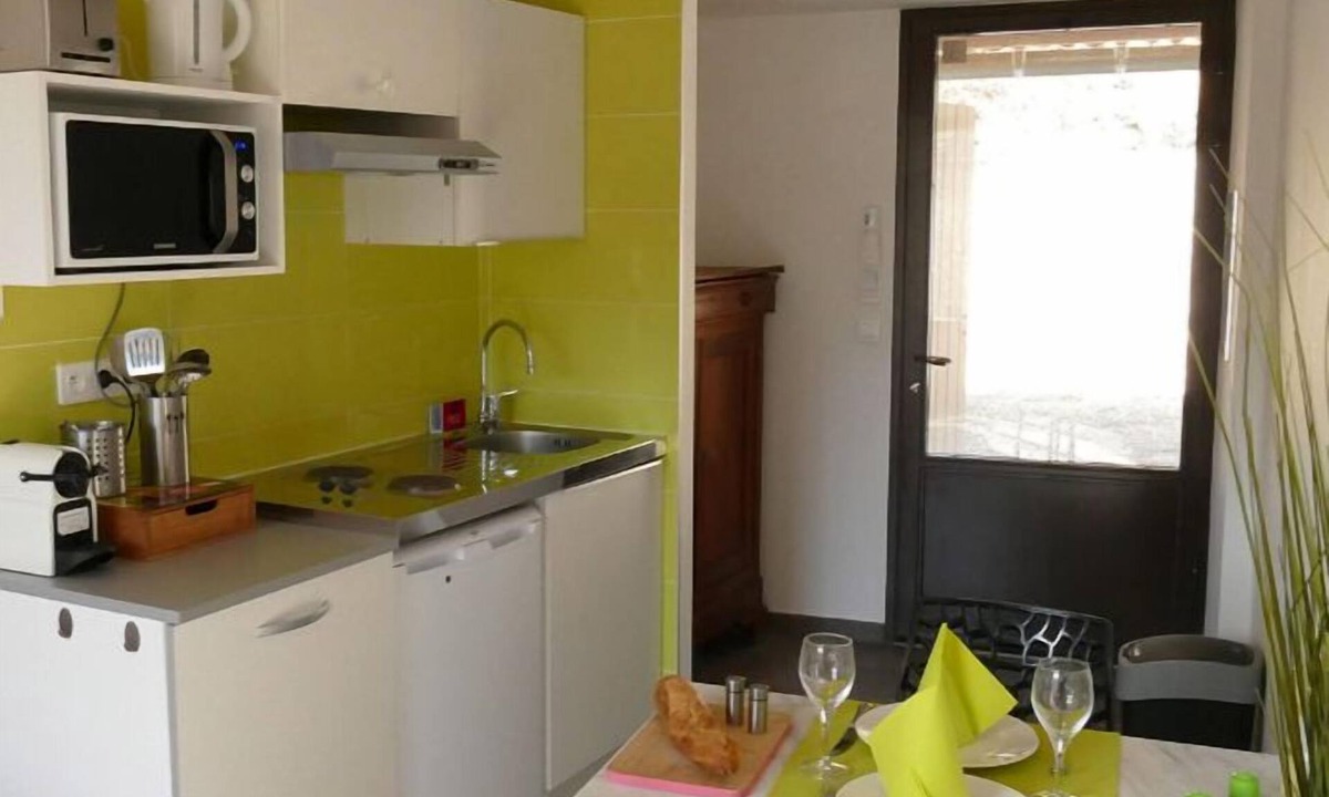 Cereste Apartment | Les Gîtes Nature en Luberon - LE Patio 3