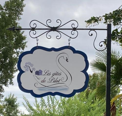 Lussac House | Les Gites de Pilot