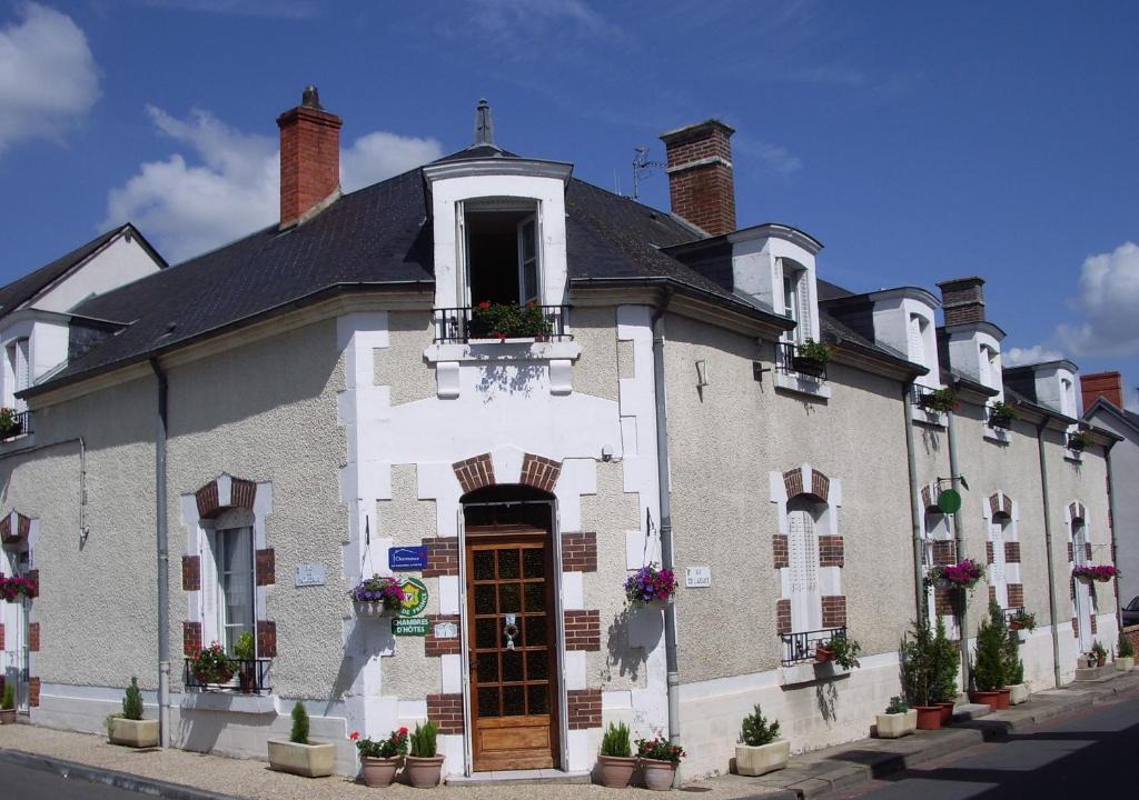 Plaimpied-Givaudins Bed & Breakfast | Les Glycines